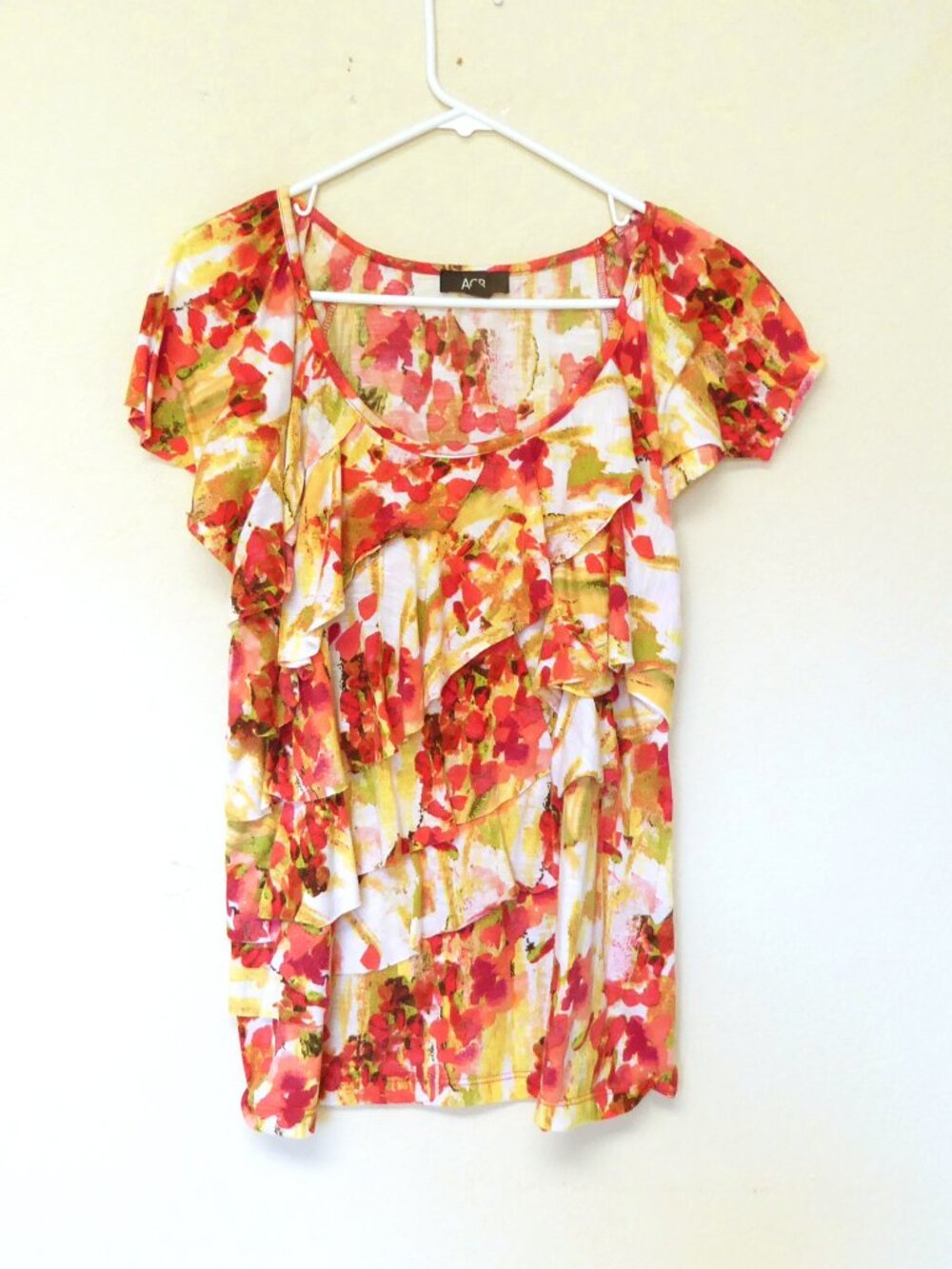 AGB red green white abstract floral flower print diagonal ruffle top size XL